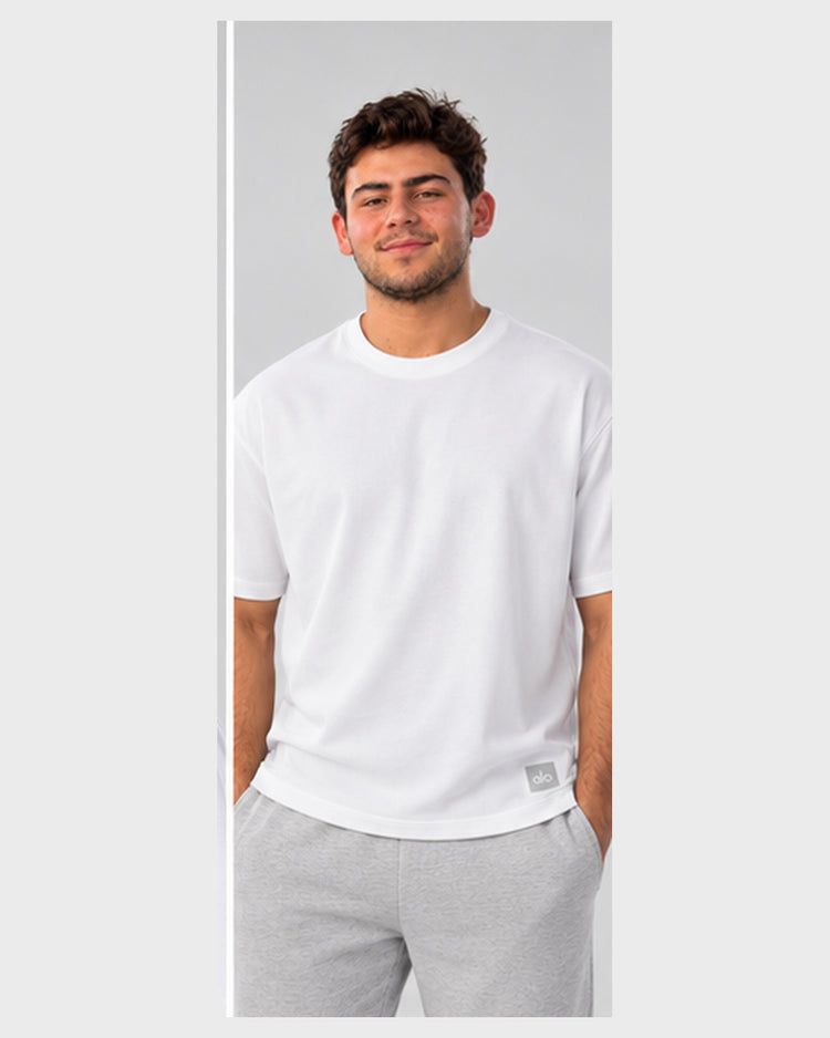ALO Conquer Reform Crewneck blanco - vista frontal en modelo PRIMOS
